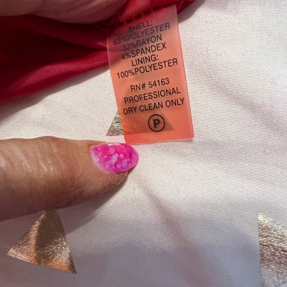 Same Pencil Dress except Red. Jewel neck, Short puff sleeve. - Picture 9 of 14